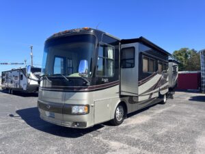 Read more about the article 2008 Monaco Knight M-40SKQ – A True Luxury Motorhome Experience