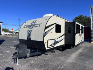 Read more about the article 2018  KZ  Connect  C261RL – j8070430