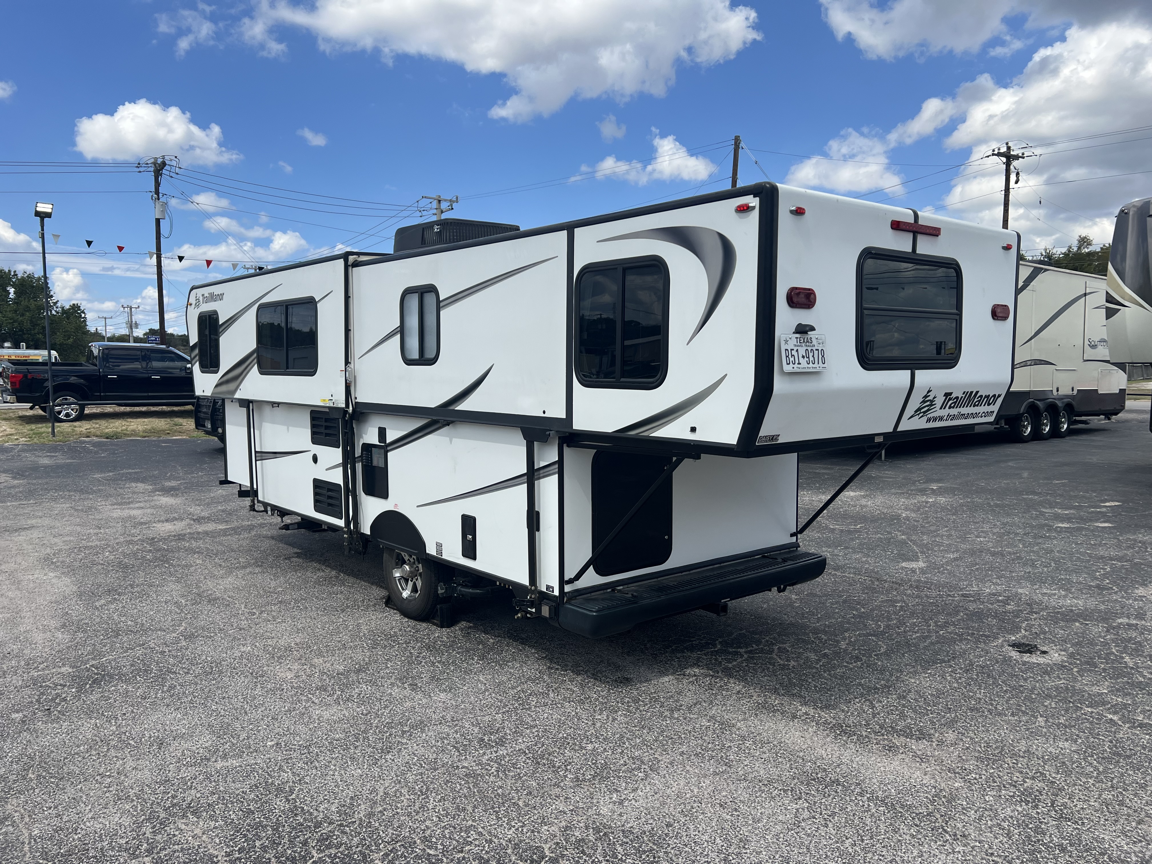 2021 TrailManor 2720 Series Travel Trailer