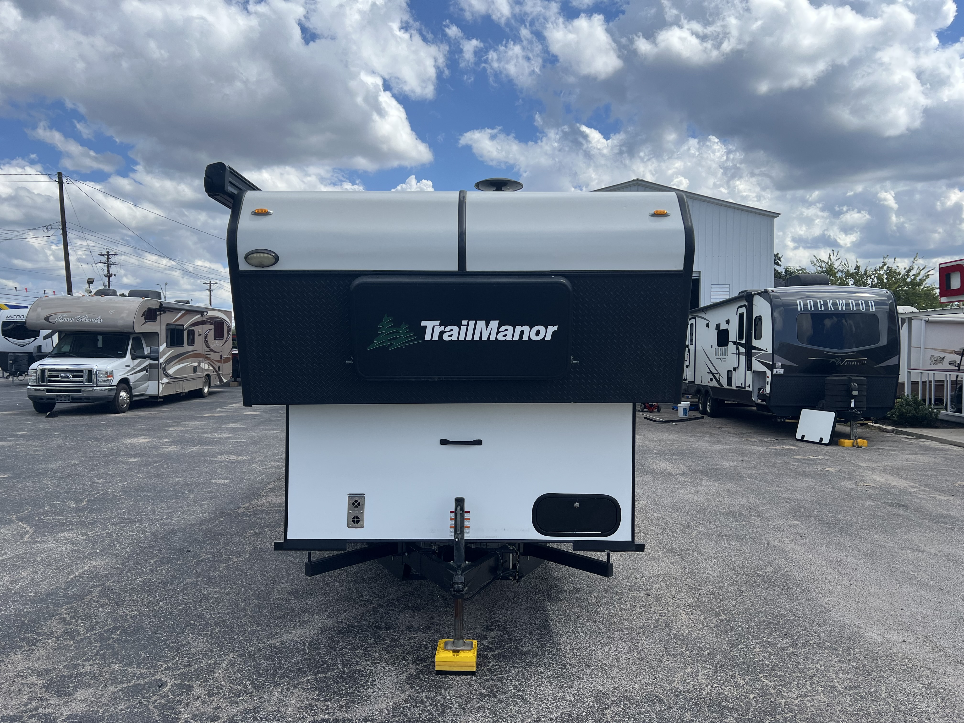 2021 TrailManor 2720 Series Travel Trailer
