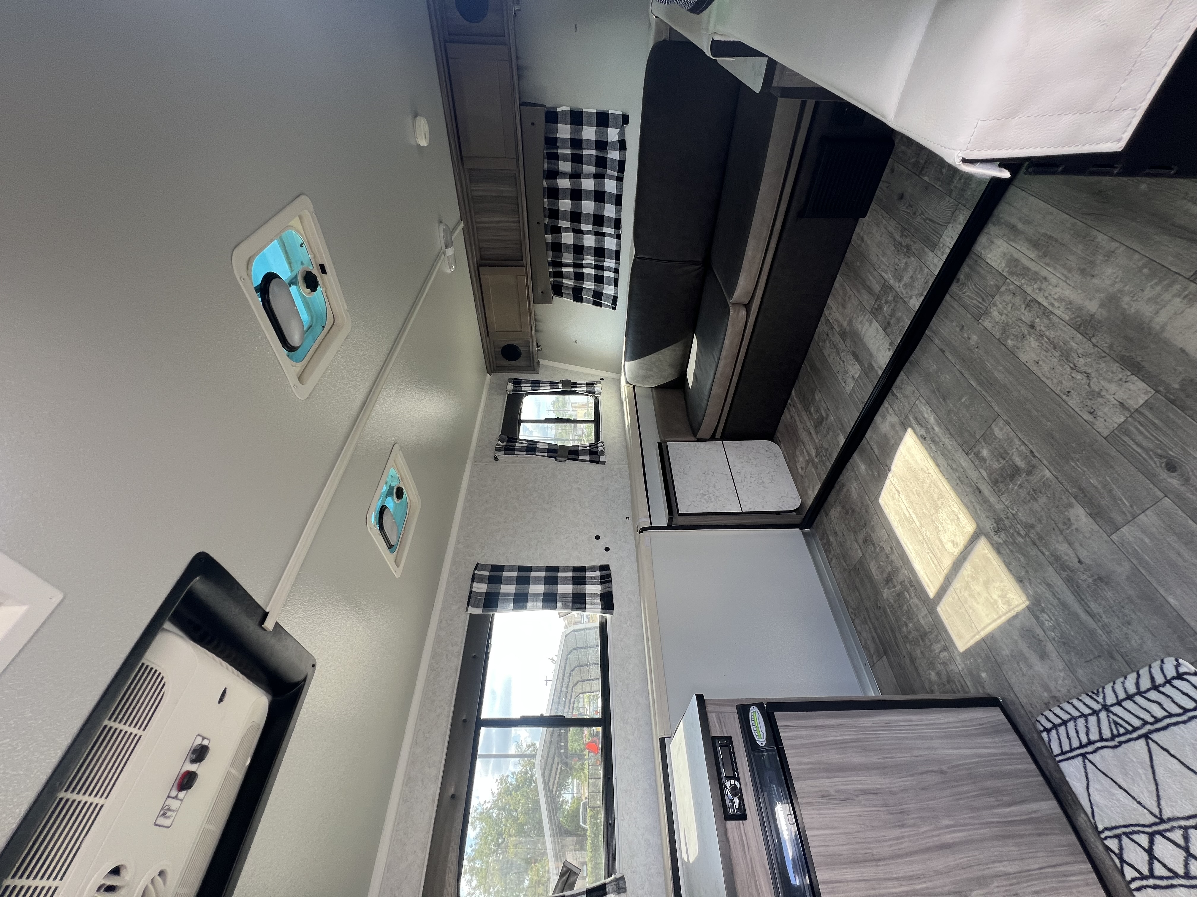 2021 TrailManor 2720 Series Travel Trailer