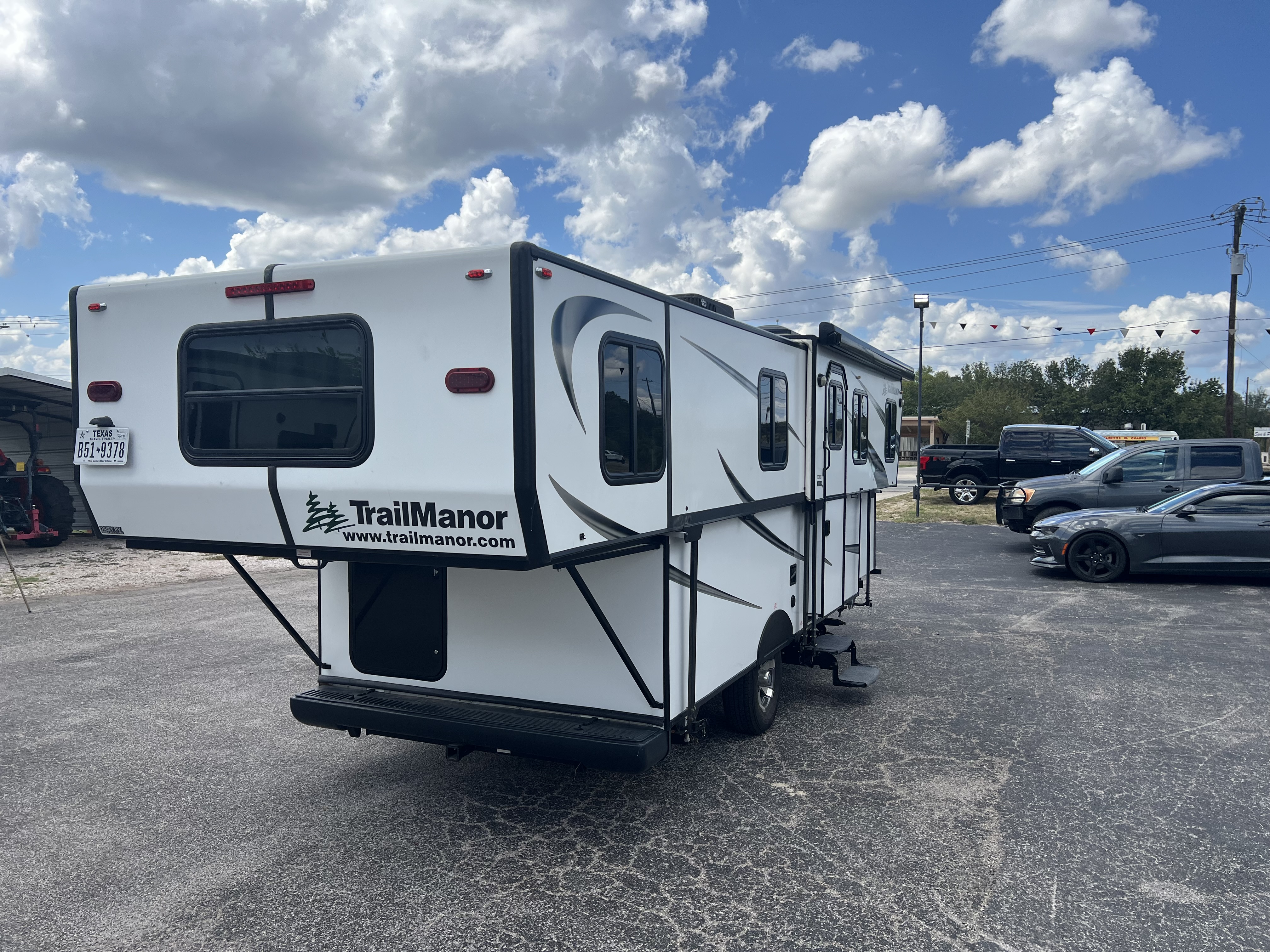 2021 TrailManor 2720 Series Travel Trailer