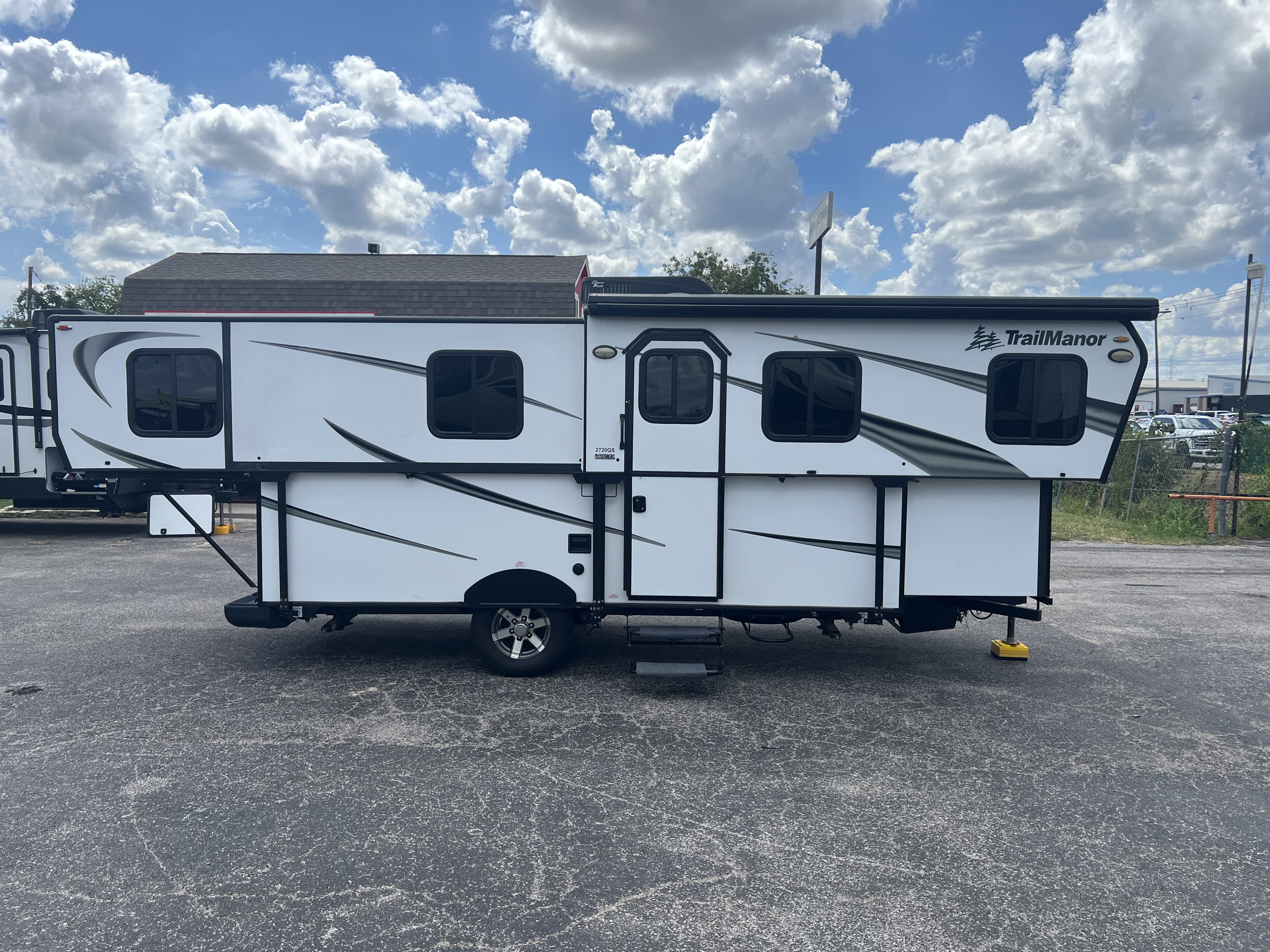 2021 TrailManor 2720 Series Travel Trailer
