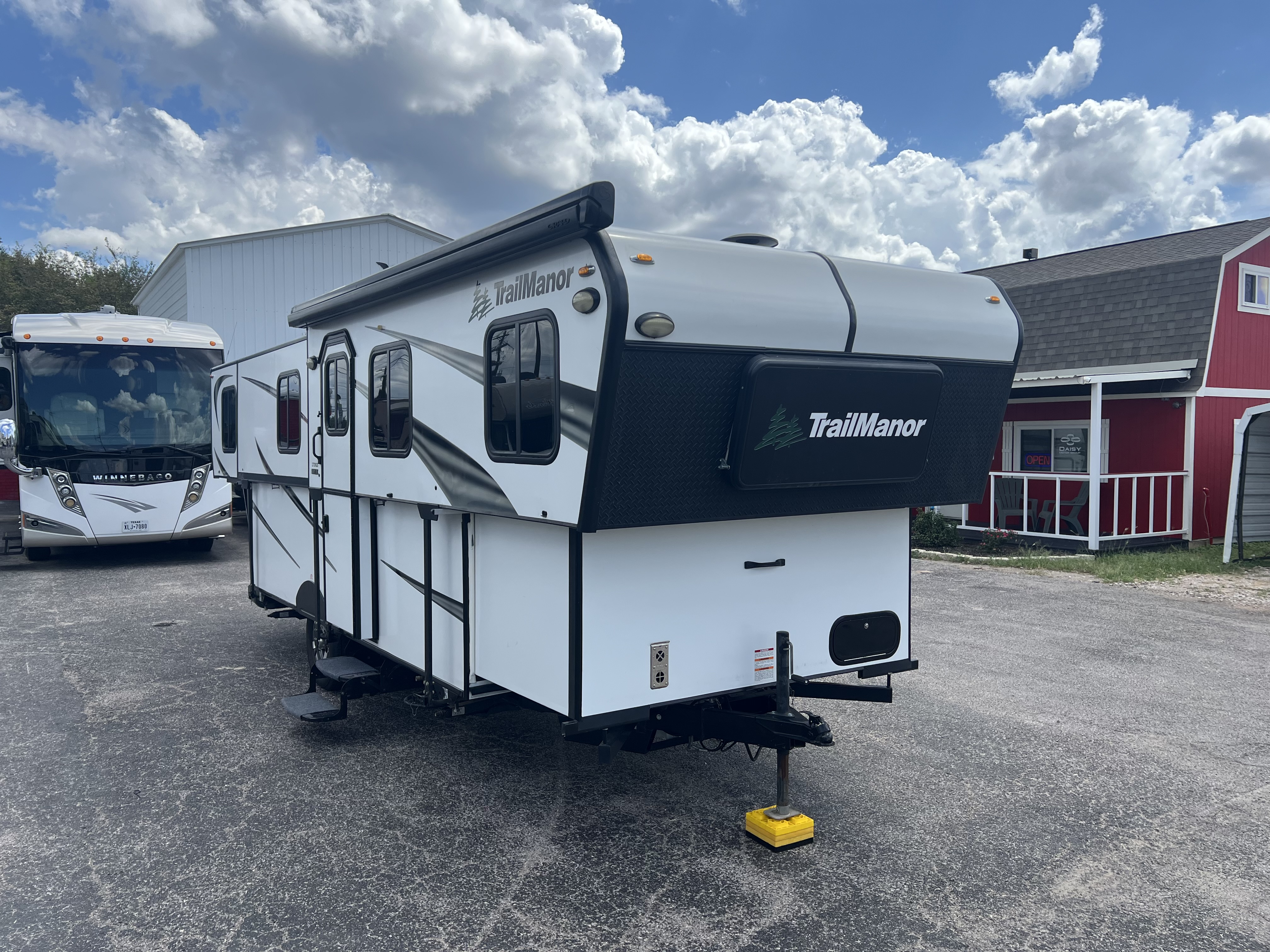 2021 TrailManor 2720 Series Travel Trailer
